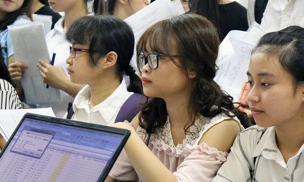 Ngắm những tân sinh viên xinh đẹp trong ngày đầu nhập học