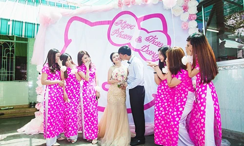 Lễ ăn hỏi phong cách Hello Kitty tại Bình Dương gây sốt