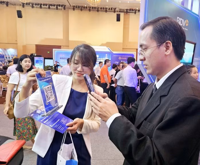 Từ ngày 1-4, người dân bắt buộc dùng tên thật tài khoản ngân hàngẢnh: Lam Giang