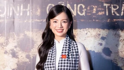 Hạ Anh tiết lộ cảnh quay chưa từng 'lên sóng' của 'Mưa đỏ'