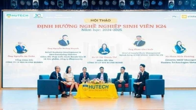 Sinh viên Quản trị kinh doanh HUTECH luyện bản lĩnh qua đối thoại cùng CEO