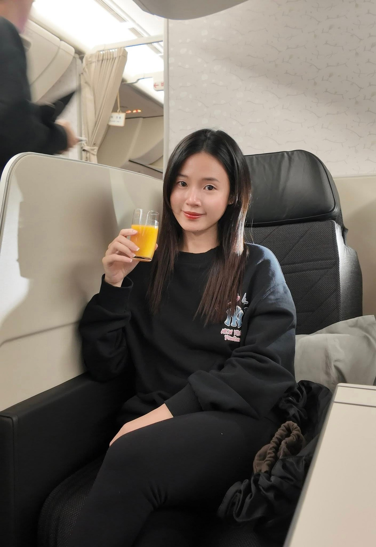 Vợ chồng Midu cũng có những chuyến du lịch, công tác đến nhiều nơi trên thế giới.