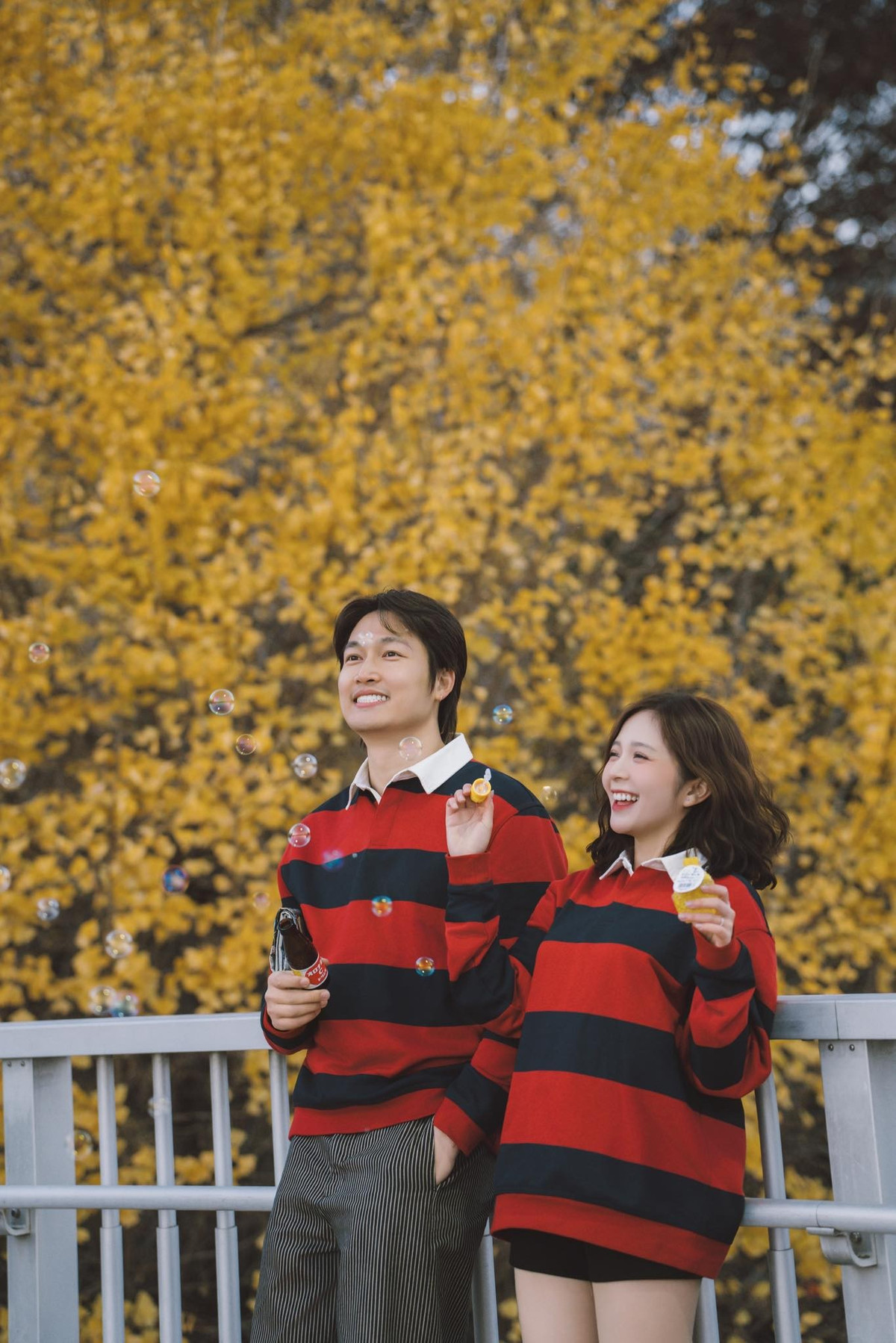 Đình Tú và Ngọc Huyền gặp nhau và bén duyên sau khi đóng chung bộ phim Đừng nói khi yêu. Cặp đôi đã có khoảng hơn 2 năm hẹn hò kín tiếng trước khi chính thức công khai và đăng ký kết hôn vào giữa năm 2025.