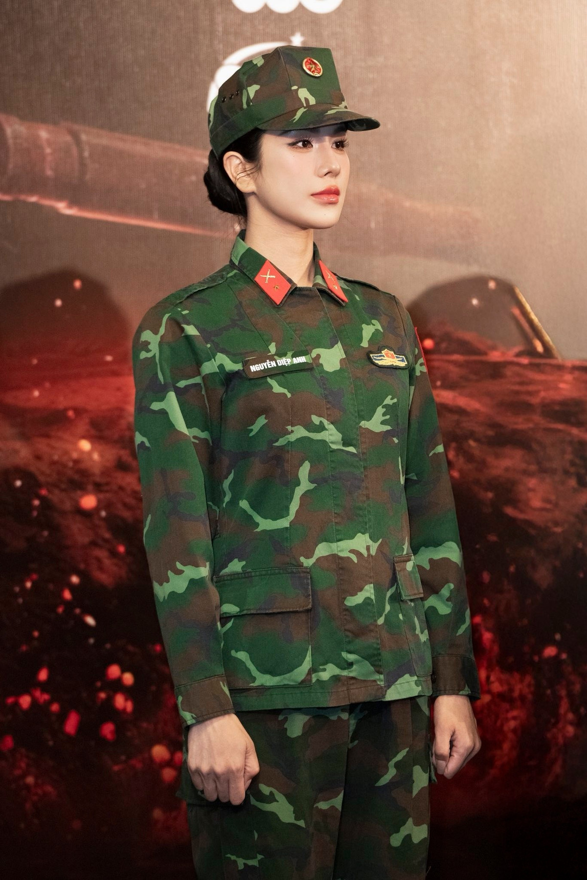 Tin tức sao Việt 4/8: Diệp Lâm Anh mặc cảnh phục khi tham gia chương trình "Sao nhập ngũ". Ảnh: FB Diệp Lâm Anh