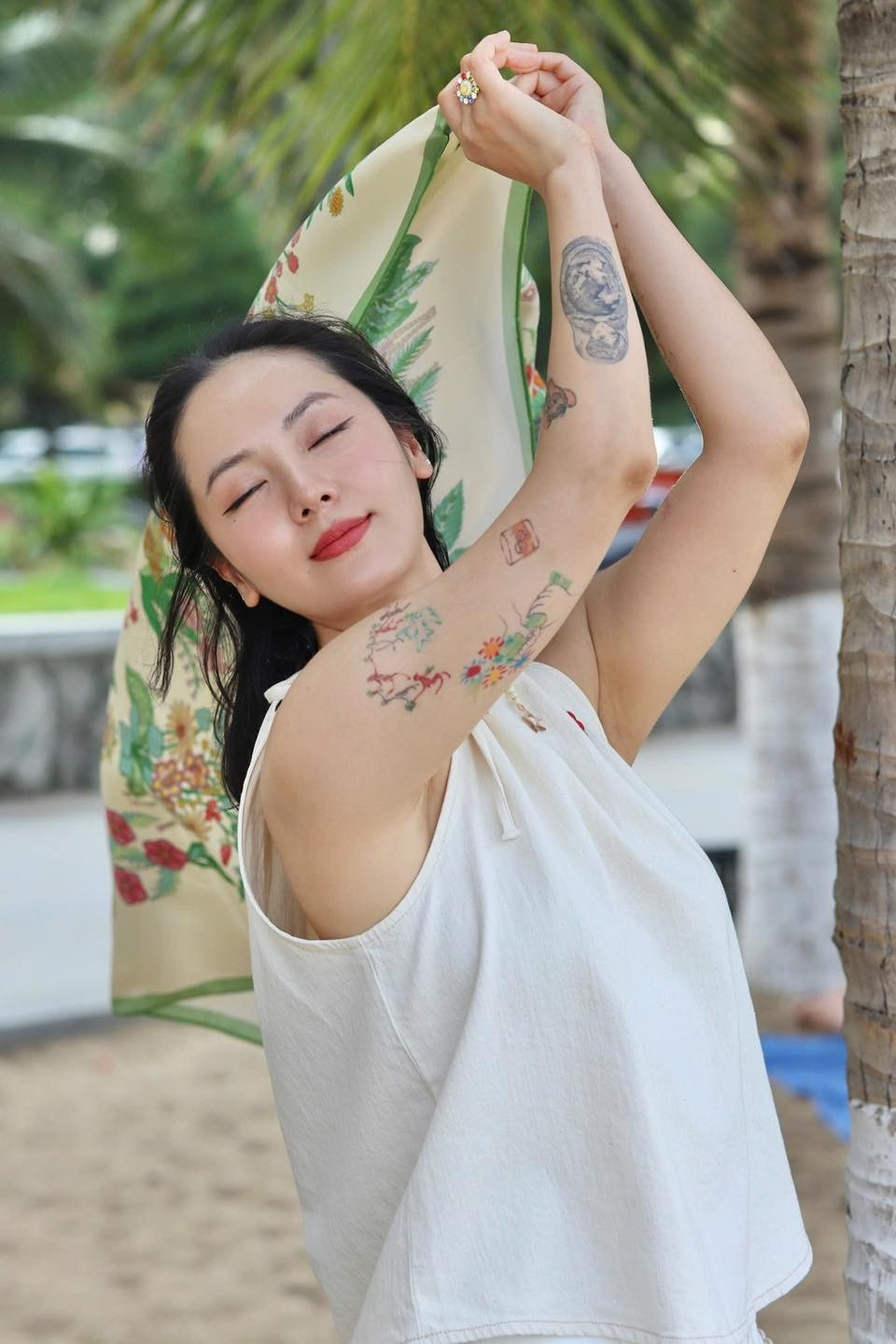 Cô không tham gia show thực tế, không phát ngôn gây sốc, và gần như chỉ xuất hiện trong những chương trình âm nhạc thực sự chất lượng. Ảnh: FB Tran Phuong Linh