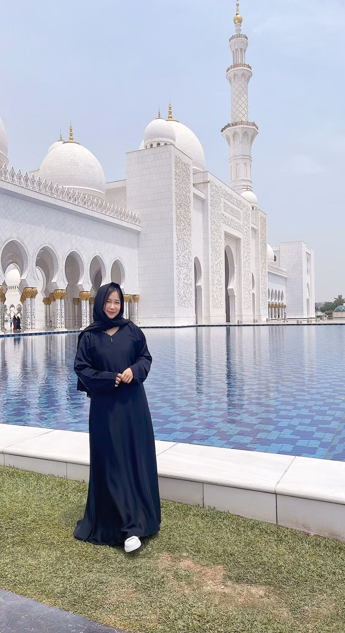 Ca sĩ Duy Uyên (nhóm Mắt Ngọc) khám phá Dubai. Ảnh: FB Duy-uyen Nguyen