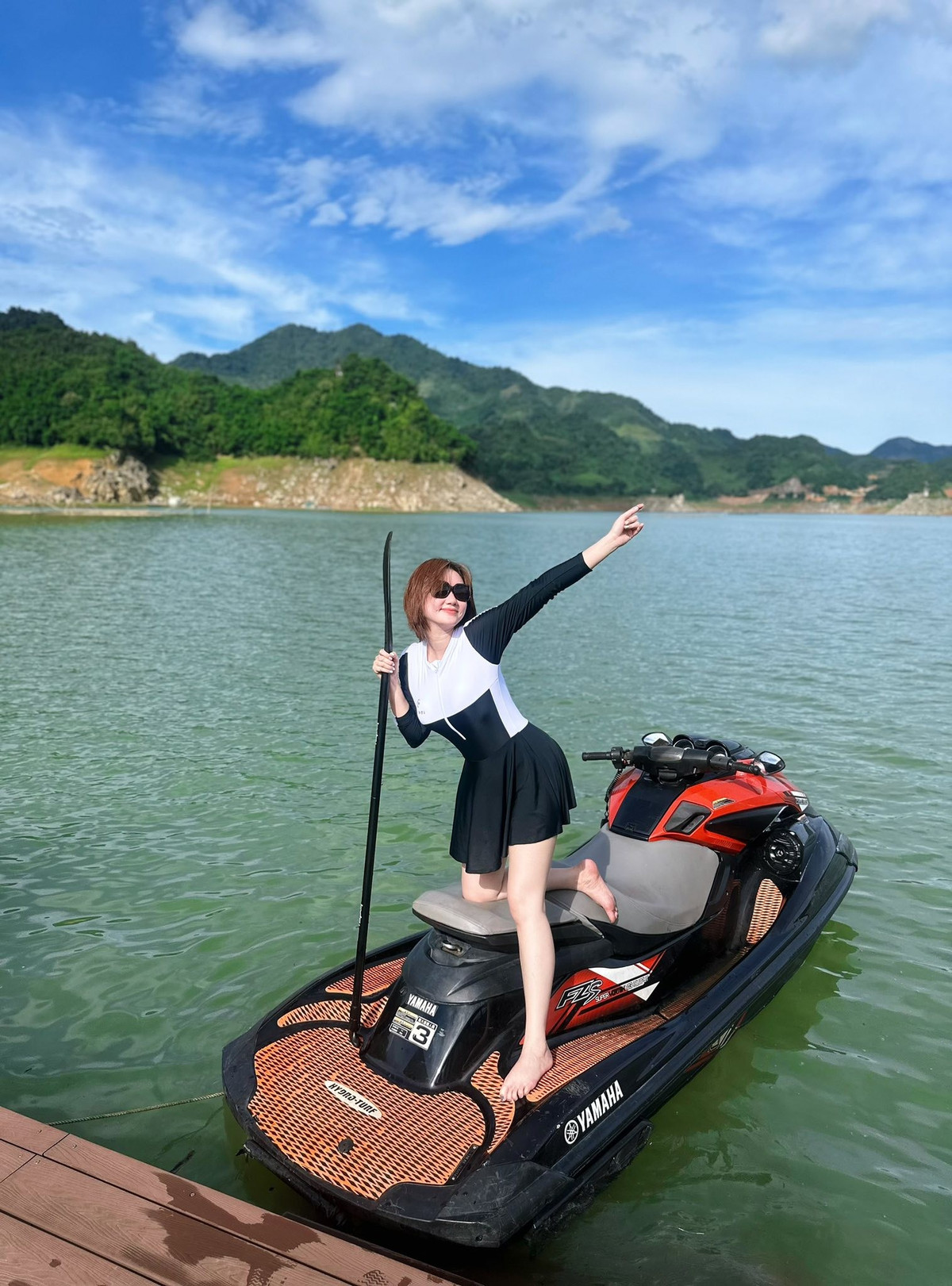 Không ít khán giả và đồng nghiệp bất ngờ, thậm chí trầm trồ vì tốc độ hồi phục và giữ gìn vóc dáng của cô. Ảnh: FB Nguyễn Hương Giang