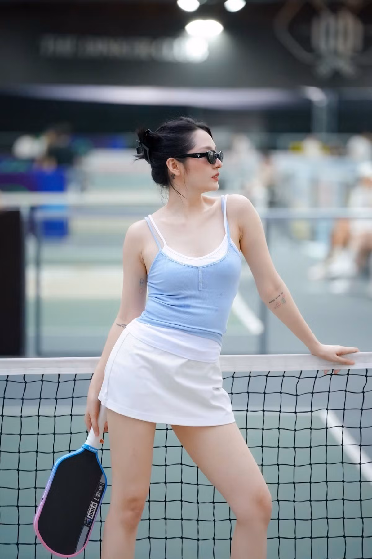 Tin tức sao Việt 23/10: Ca sĩ Bảo Anh diện váy ngắn khoe dáng trên sân pickleball. Ảnh: FB Bảo Anh