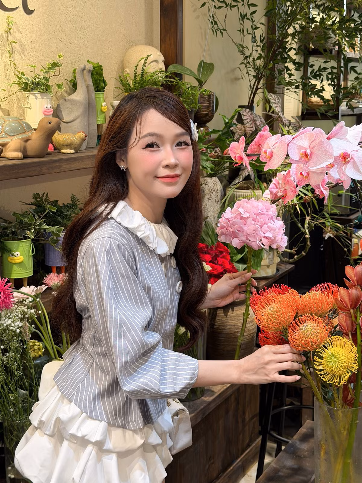 Hiện tại, Sam đã là bà mẹ hai con sinh đôi.