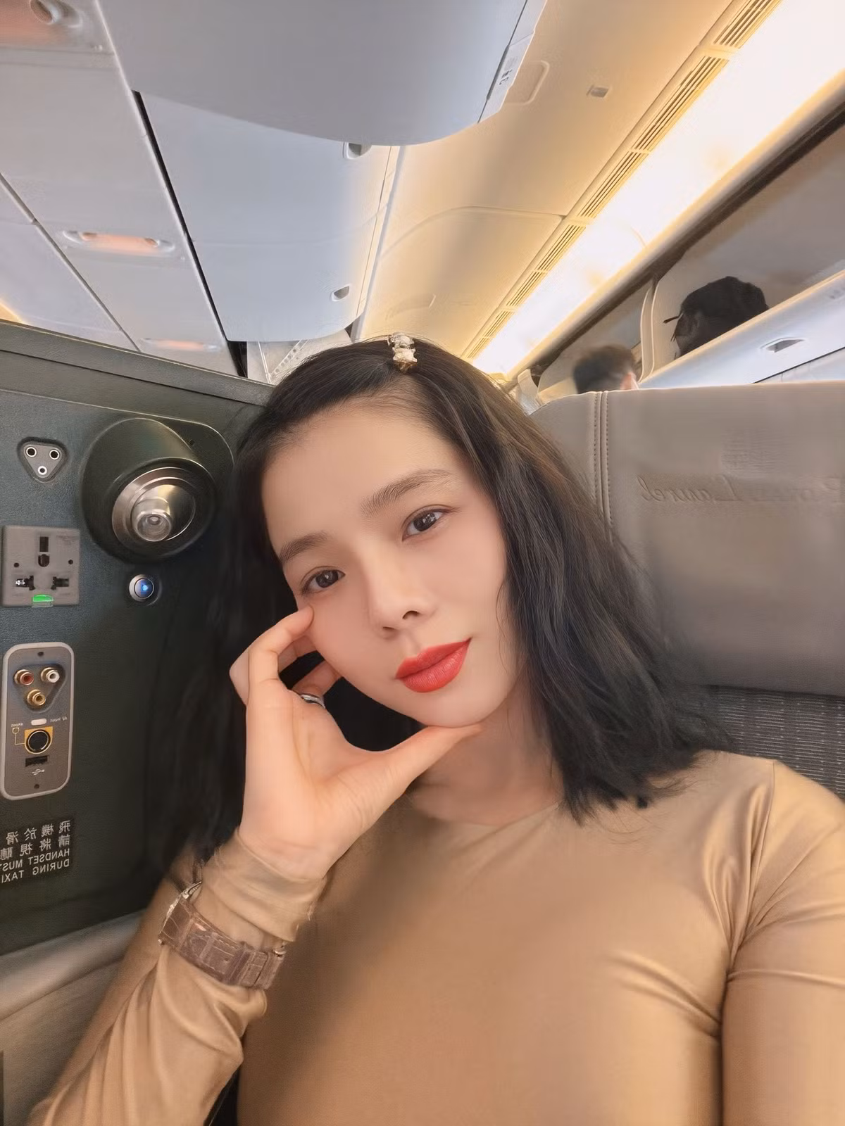 Người hâm mộ không khỏi xuýt xoa trước vẻ đẹp ngày càng mặn mà và quyến rũ của Lệ Quyên. Ảnh: FB Lệ Quyên