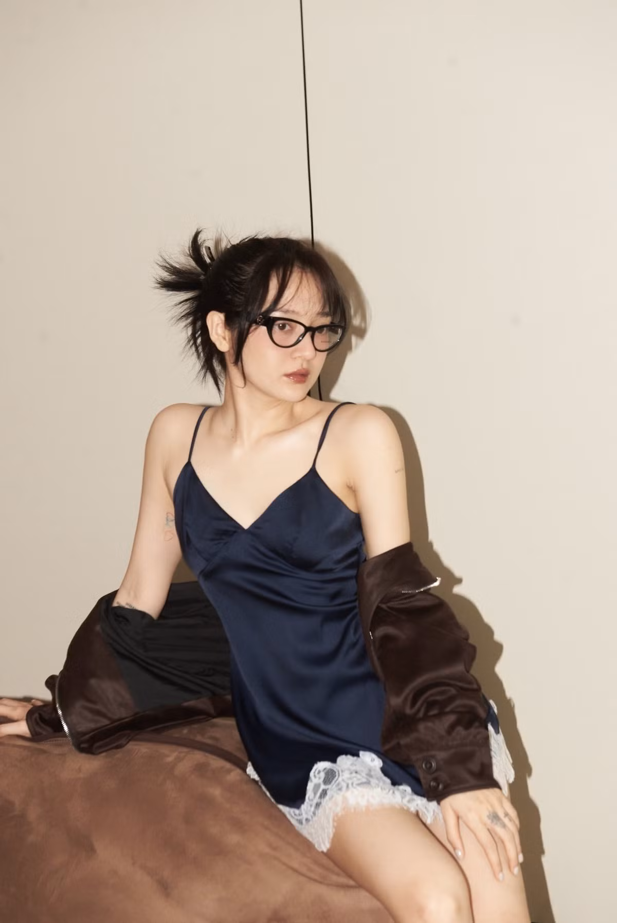 Ca sĩ Bảo Anh diện váy lụa hai dây gợi cảm. Ảnh: FB Bảo Anh