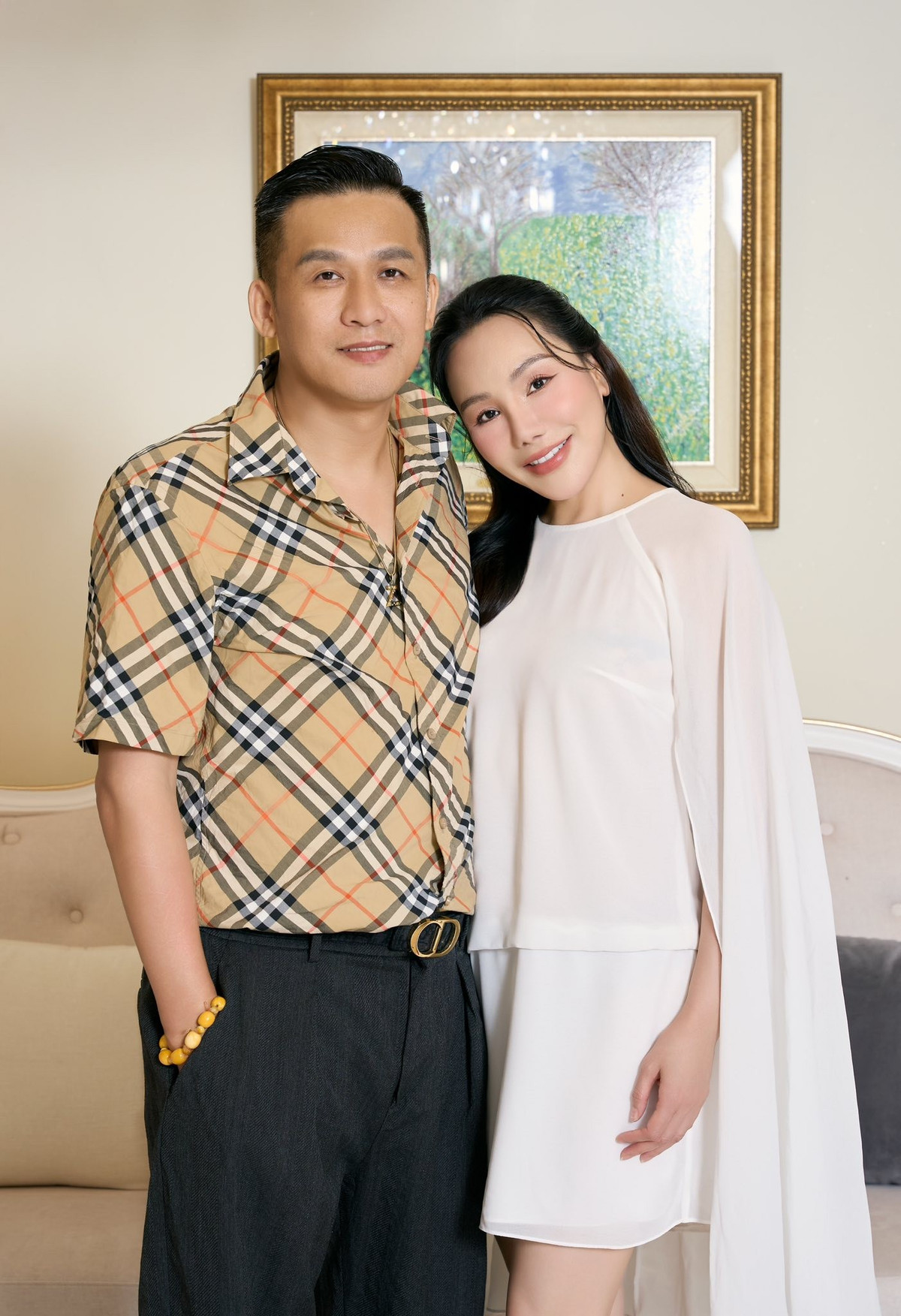 Ca sĩ Hồ Quỳnh Hương chia sẻ về chồng - doanh nhân Hoàng Công Thành: "Chẳng phải phép màu, vậy sao chúng ta gặp nhau? Một người khẽ cười, người kia cũng dịu nỗi đau". Ảnh: FB Hồ Quỳnh Hương