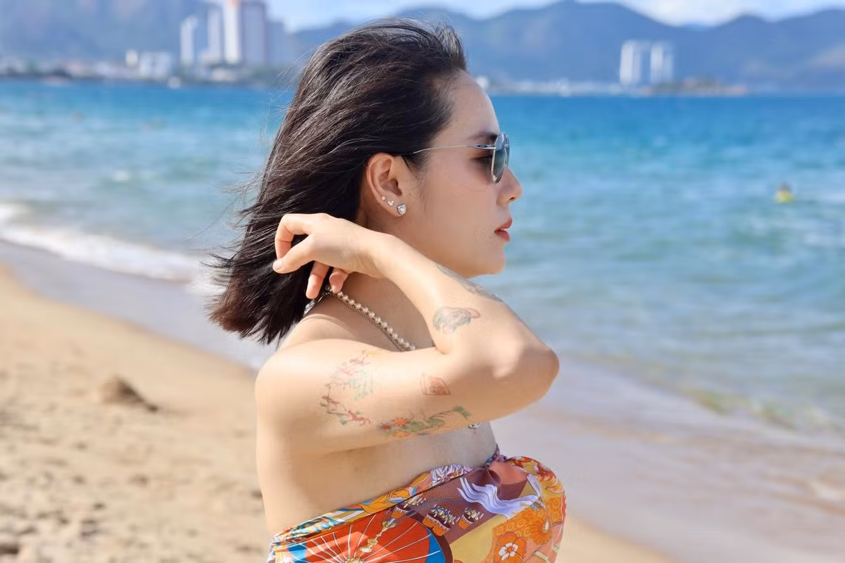 Ở đời thường, Phương Linh yêu thích phong cách tối giản, trẻ trung và năng động. Ảnh: FB Tran Phuong Linh