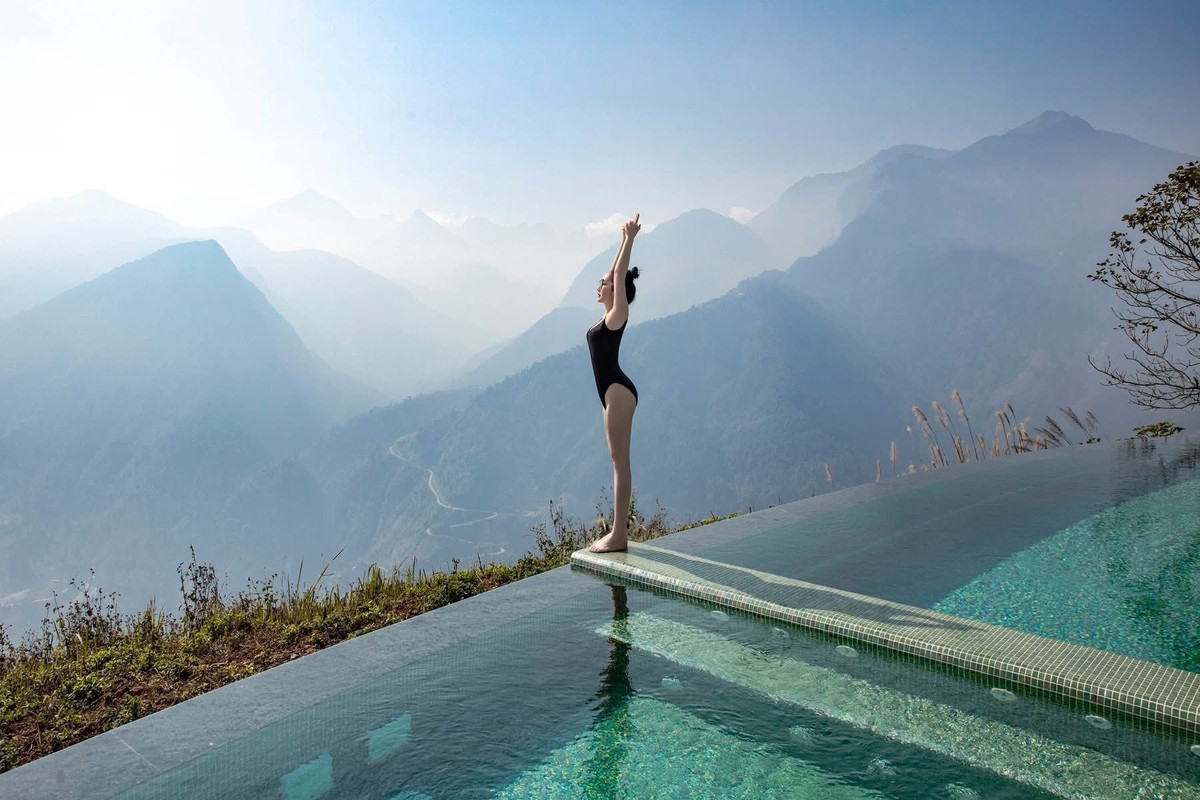 Ở tuổi 54, Giáng My tiếp tục khiến công chúng trầm trồ với làn da căng mịn, gương mặt tươi tắn và thân hình săn chắc đáng ngưỡng mộ.