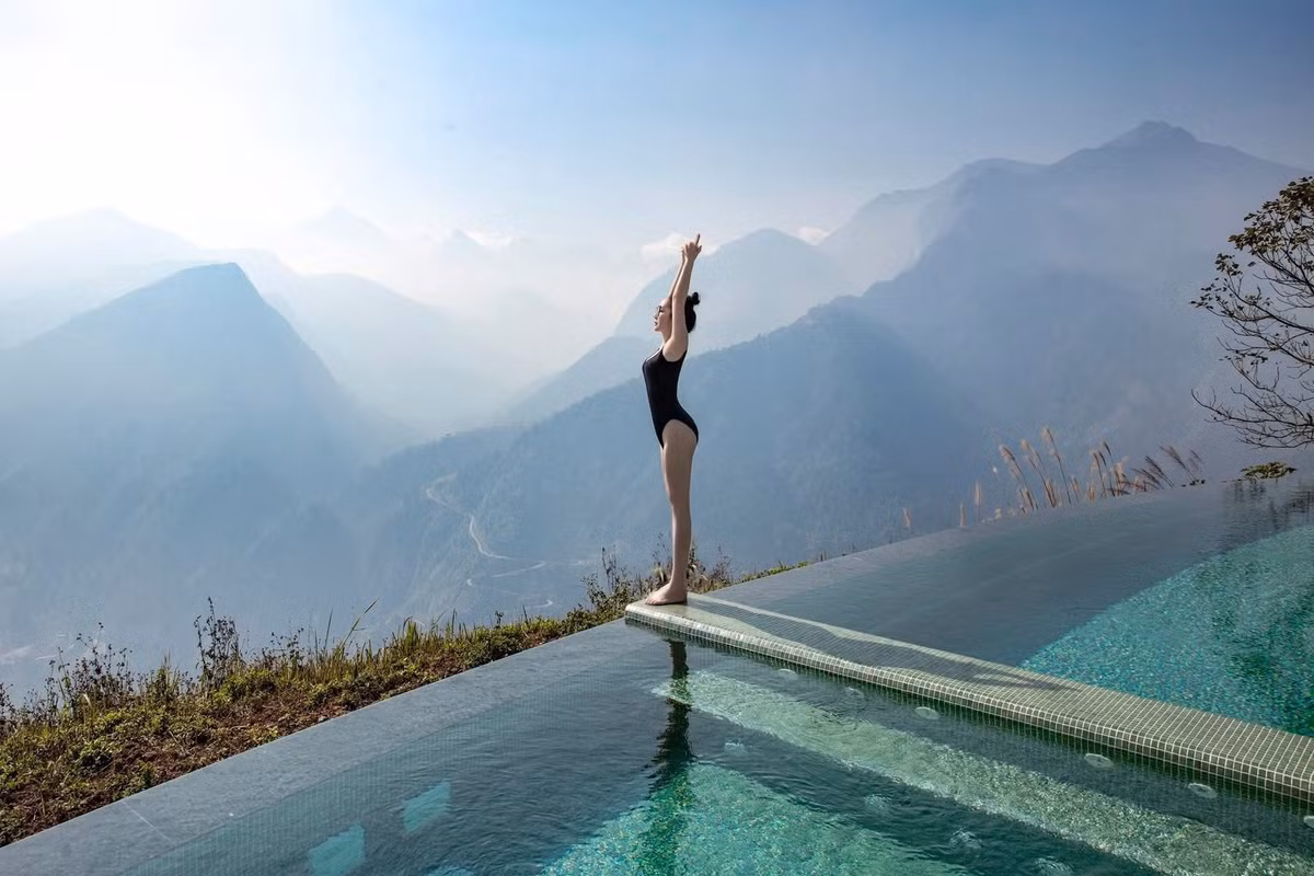 Ở tuổi 54, Giáng My tiếp tục khiến công chúng trầm trồ với làn da căng mịn, gương mặt tươi tắn và thân hình săn chắc đáng ngưỡng mộ.