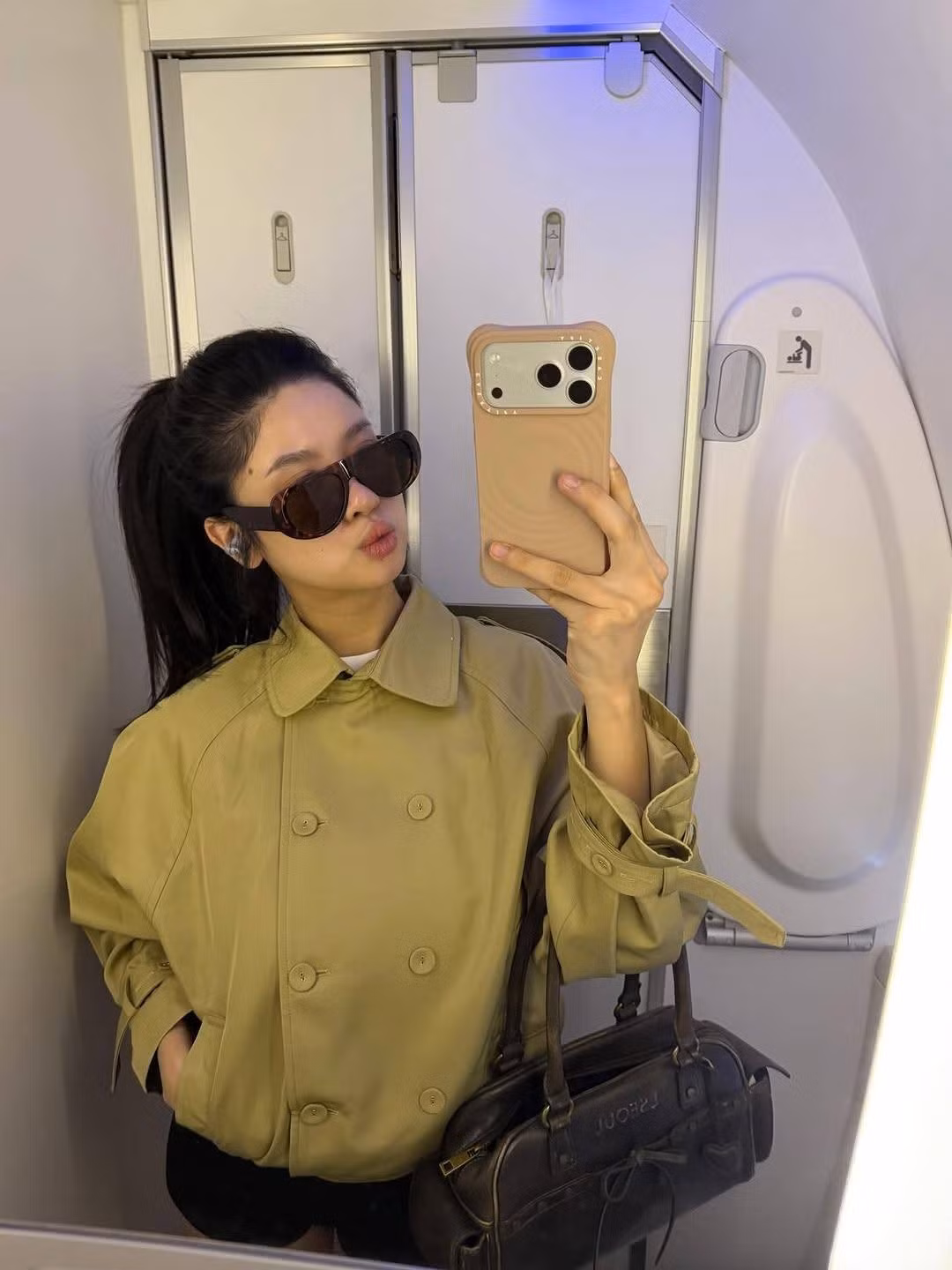 Có thể thấy, với nhan sắc nổi bật cùng phong độ ổn định, Hàn Hằng vẫn giữ vững sức hút của mình dù đã bước sang một giai đoạn mới trong cuộc sống.