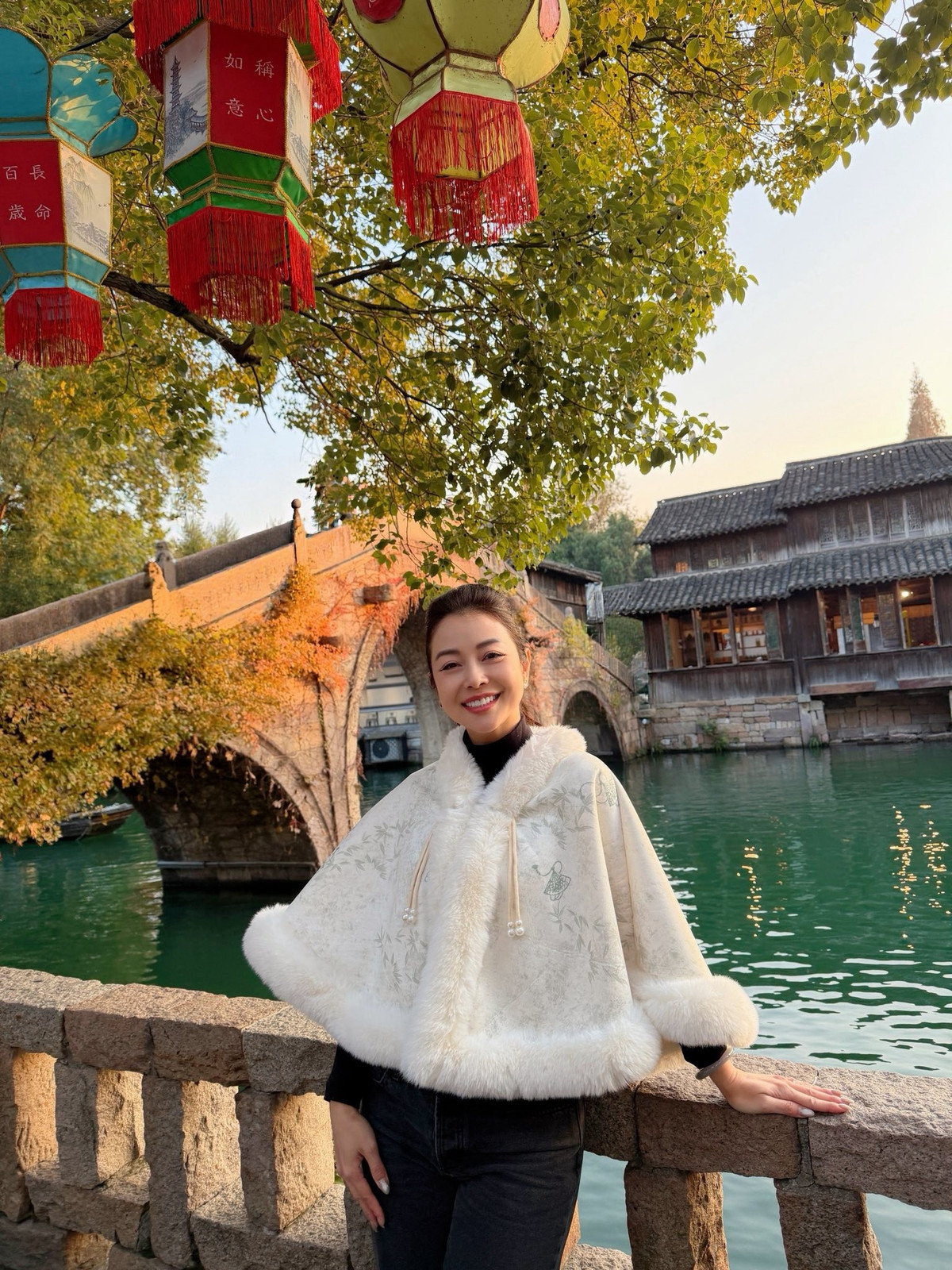 Để giữ lửa hôn nhân, Jennifer Phạm và chồng thường xuyên dành thời gian hẹn hò riêng để "hâm nóng" tình cảm.