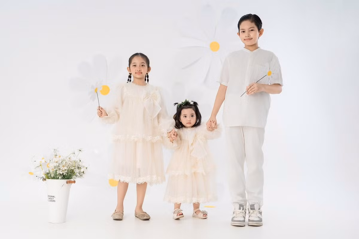 Ở tuổi lên 10, cậu bé không chỉ khiến nhiều người ngưỡng mộ bởi chiều cao nổi bật 1,56 m mà còn bởi đam mê nghệ thuật từ nhỏ.