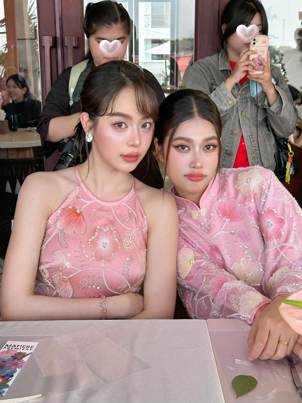 Hoa hậu Thanh Thuỷ và Hoa hậu Đoàn Thiên Ân xinh đẹp chung khung hình. Ảnh: FB Huỳnh Thị Thanh Thủy