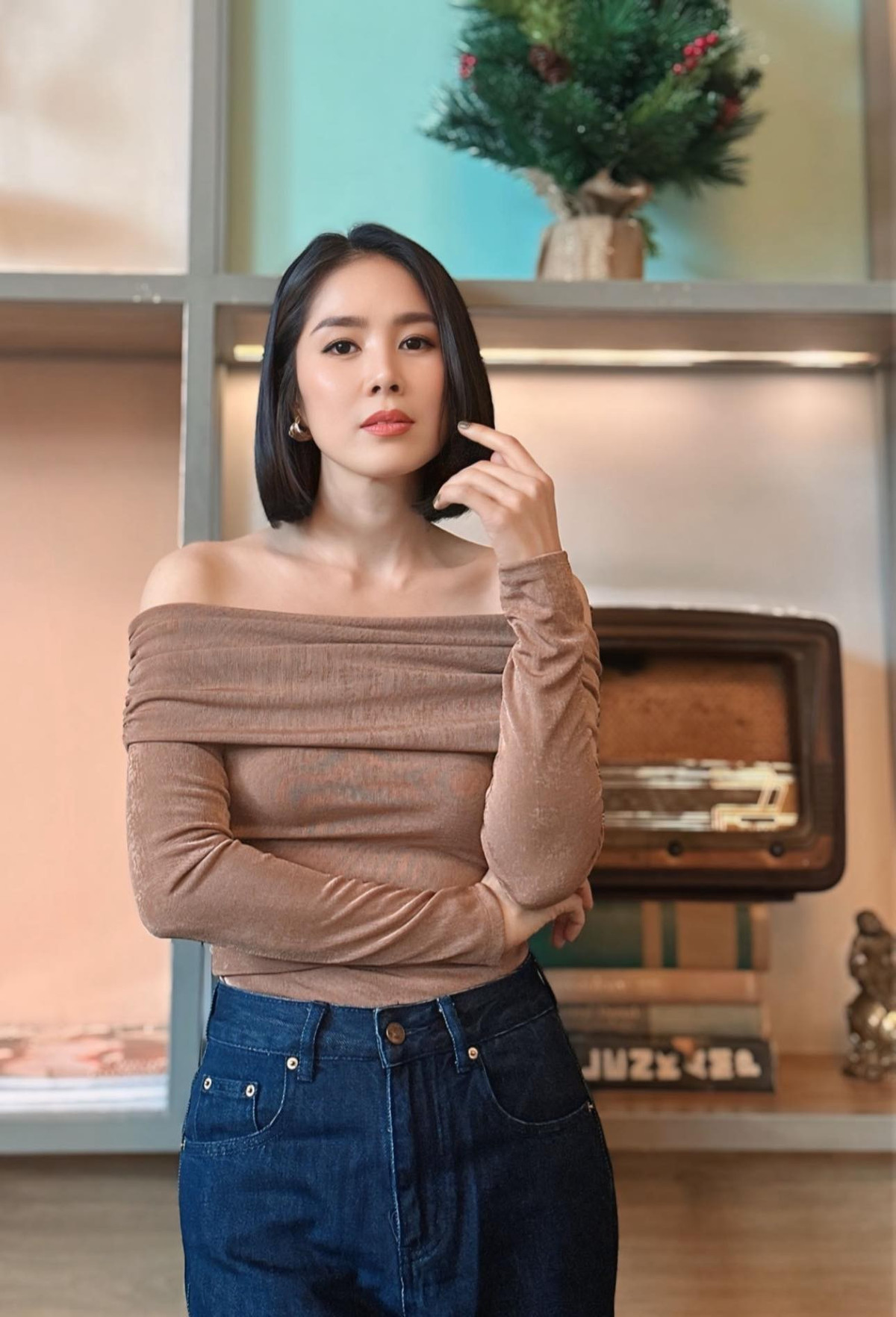 Hình ảnh quyến rũ, tự tin hiện tại của nữ diễn viên khiến khán giả thêm ngưỡng mộ, đồng thời khẳng định sự lột xác ngoạn mục cả về ngoại hình lẫn phong cách. Ảnh: FB Lê Phương