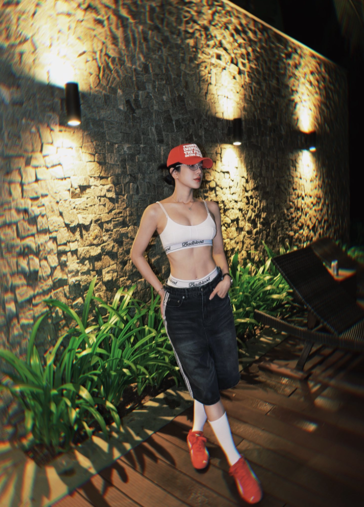 Nhiều khán giả nhận xét cô đang ở thời kỳ rực rỡ nhất về cả nhan sắc lẫn thần thái. Ảnh: FB Diệp Lâm Anh