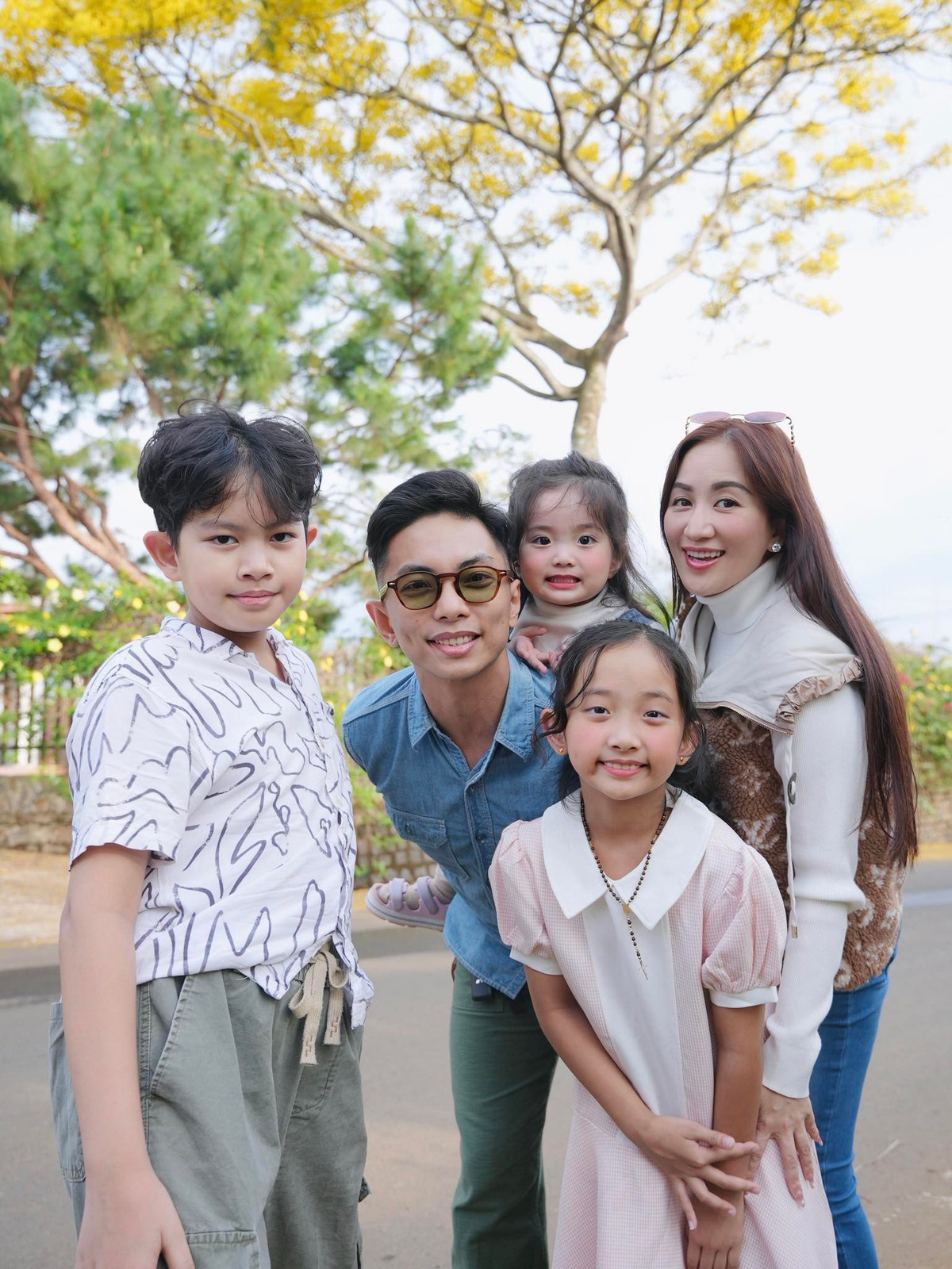 Những khoảnh khắc hồn nhiên, trong trẻo của Lisa khiến dân mạng không ngừng thả tim và để lại lời khen ngợi.