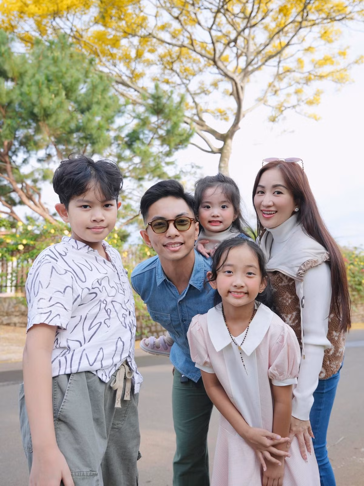 Những khoảnh khắc hồn nhiên, trong trẻo của Lisa khiến dân mạng không ngừng thả tim và để lại lời khen ngợi.