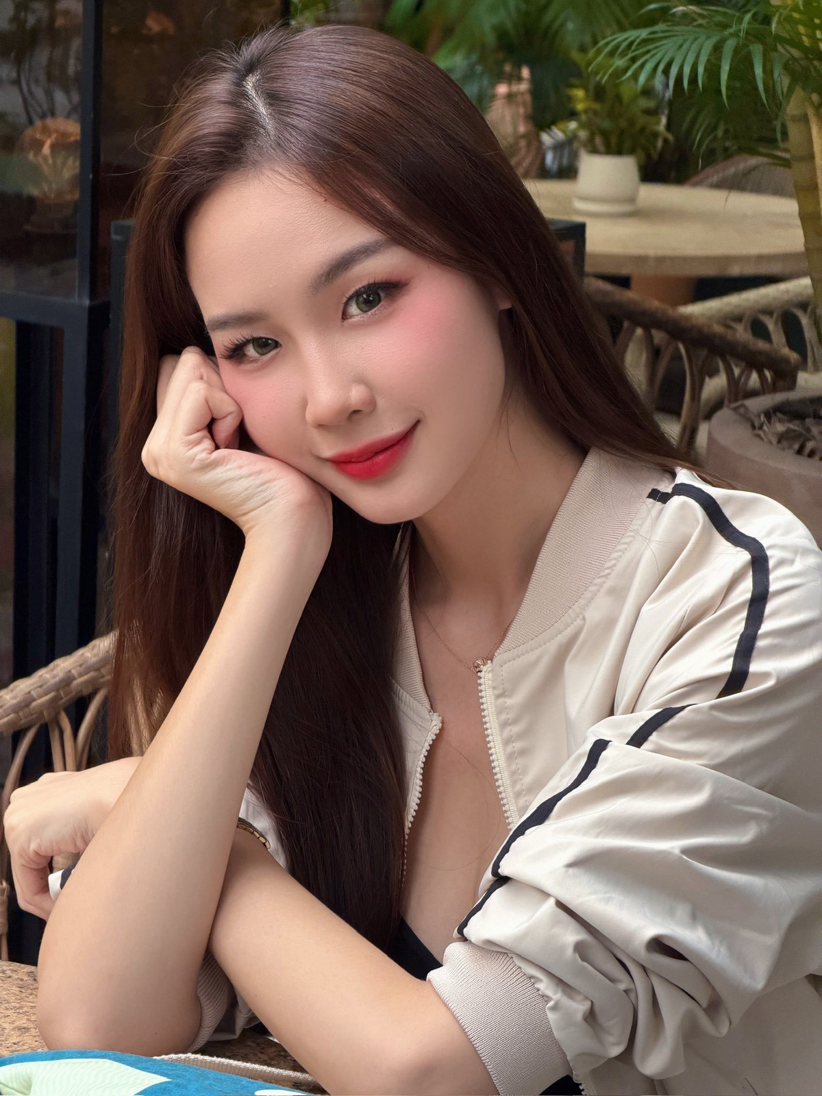 Hoa hậu Bảo Ngọc đăng ảnh xinh tươi chào đón tuần mới. Ảnh: FB Lê Nguyễn Bảo Ngọc