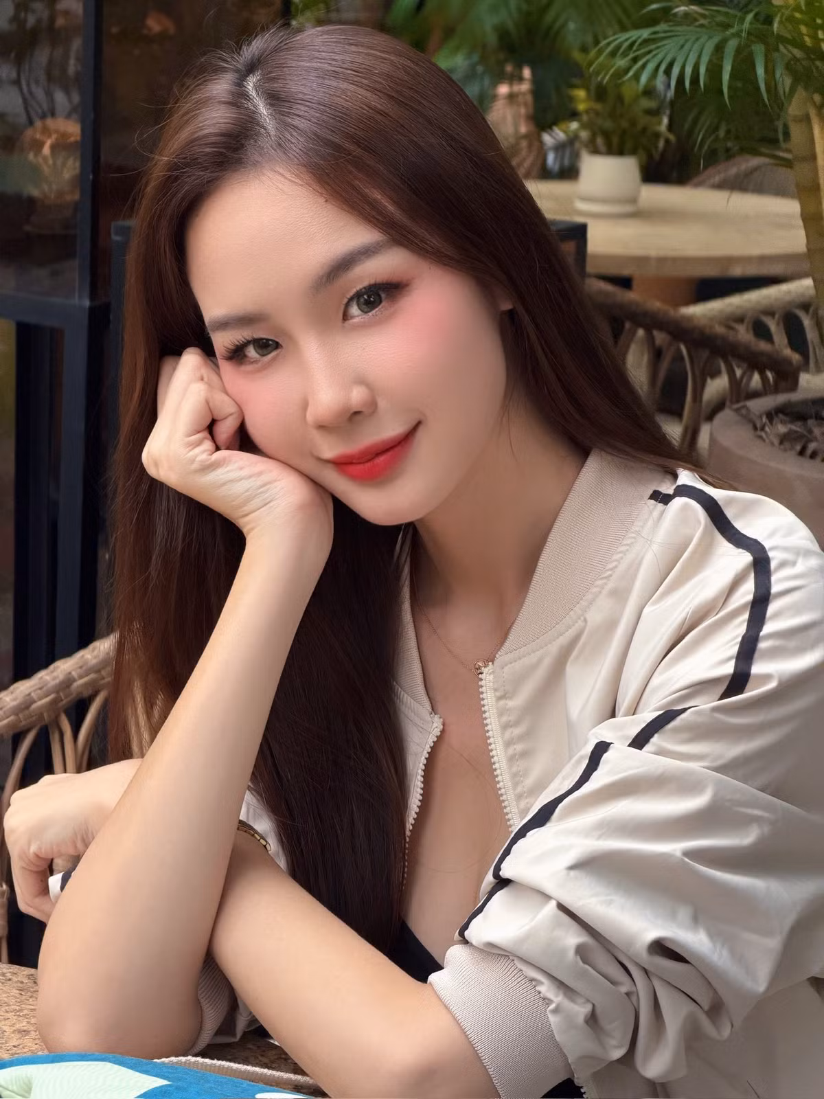 Hoa hậu Bảo Ngọc đăng ảnh xinh tươi chào đón tuần mới. Ảnh: FB Lê Nguyễn Bảo Ngọc