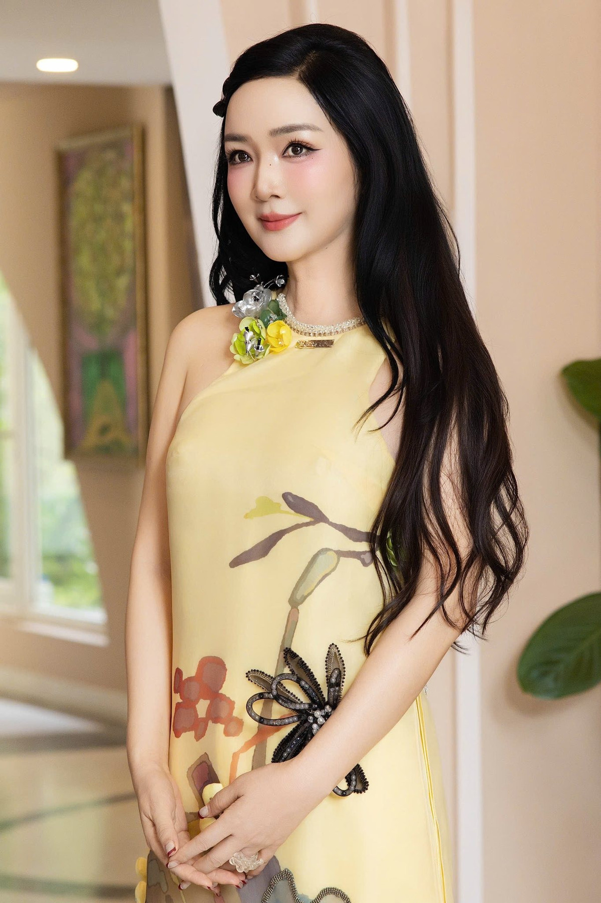 Từ sự kiện giải trí đến những khoảnh khắc đời thường, Giáng My luôn toát lên phong thái quý phái.