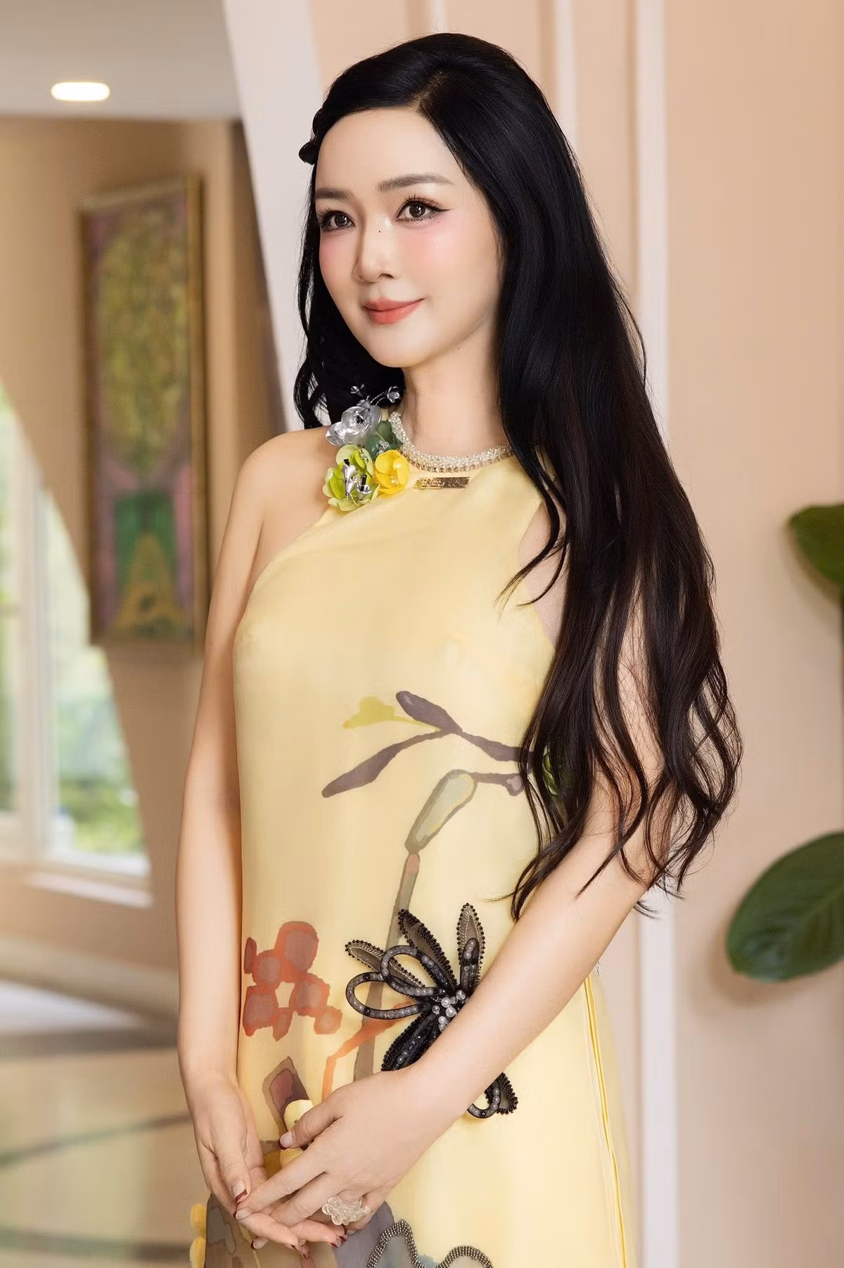 Từ sự kiện giải trí đến những khoảnh khắc đời thường, Giáng My luôn toát lên phong thái quý phái.