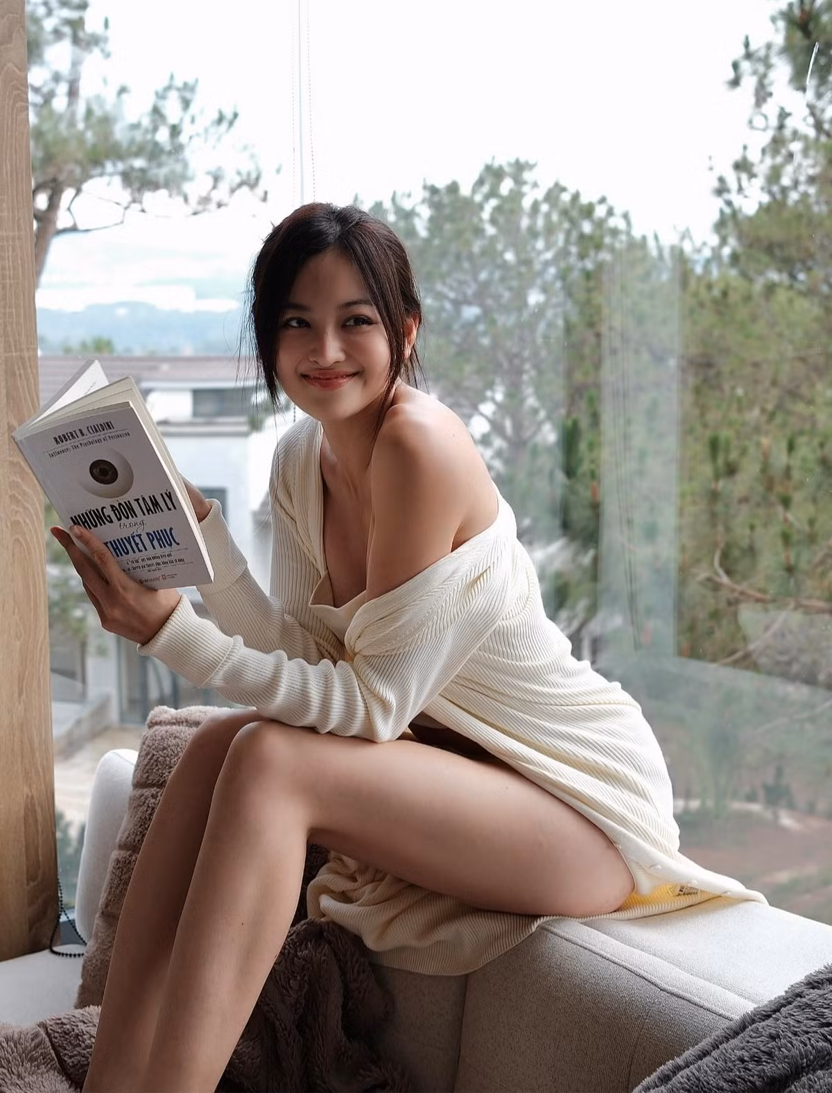 Về chuyện tình cảm, Thùy Anh cho biết cô hiện vẫn độc thân. Ảnh: FB Thuỳ Anh