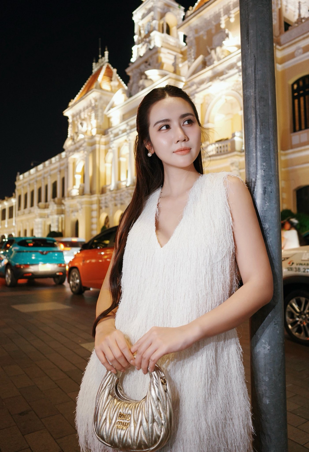 Phan Minh Huyền sinh năm 1990, là một trong những hot girl đời đầu ở Hà Nội với tên Huyền Lizzie.