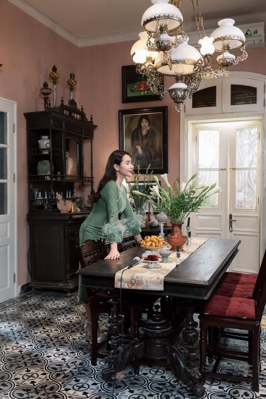 Ca sĩ Lưu Hương Giang nôn nao không khí Tết: "Xuân của đất trời nay mới đến. Trong tôi xuân đã đến lâu rồi!". Ảnh: FB Lưu Hương Giang