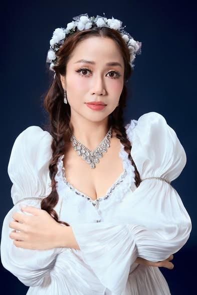 Tin tức sao Việt 7/11: Ốc Thanh Vân khoe tạo hình vai diễn mới trong vở kịch "Nguyệt hạ". Ảnh: FB Ốc Thanh Vân