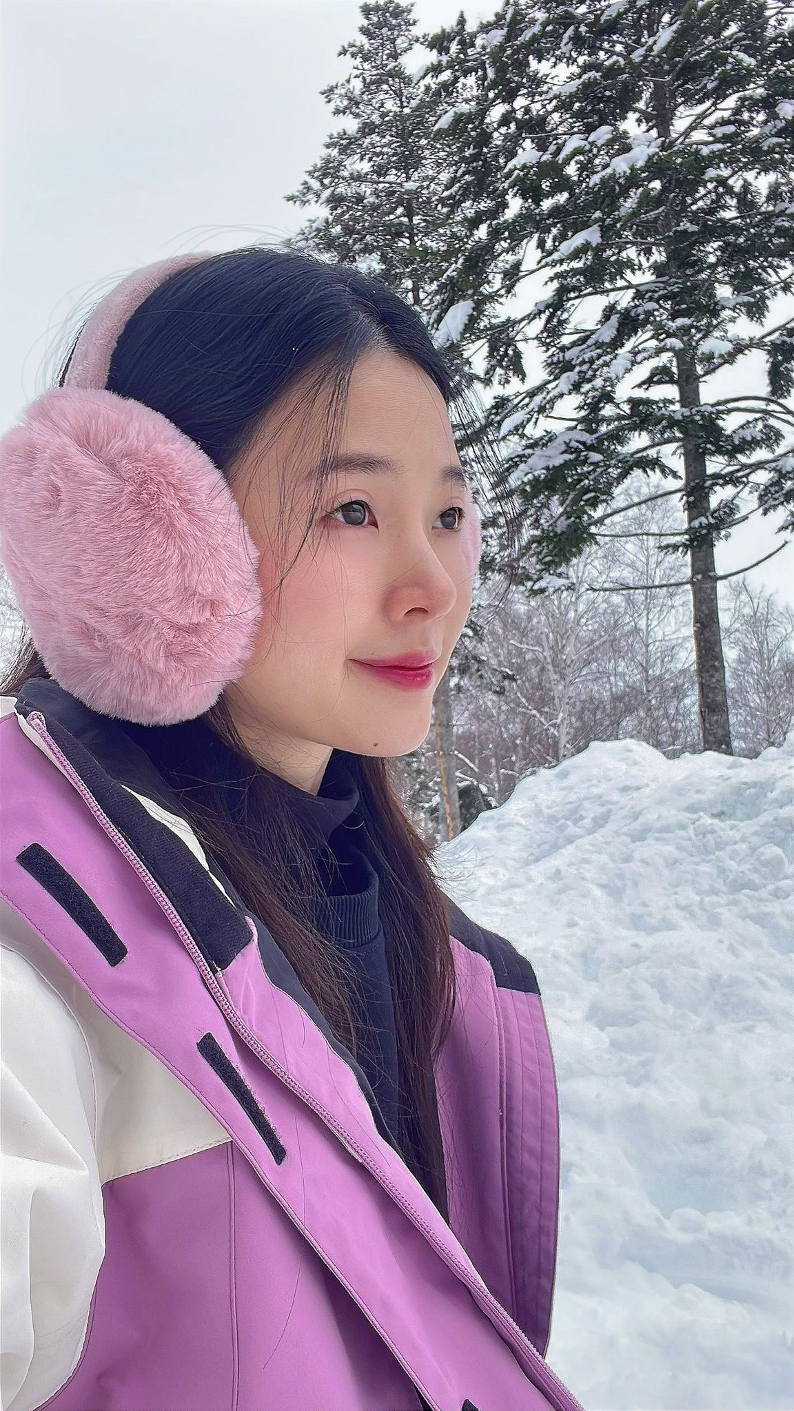 Sau khi kết hôn với thiếu gia Minh Đạt, Midu vẫn duy trì nhịp sống quen thuộc.