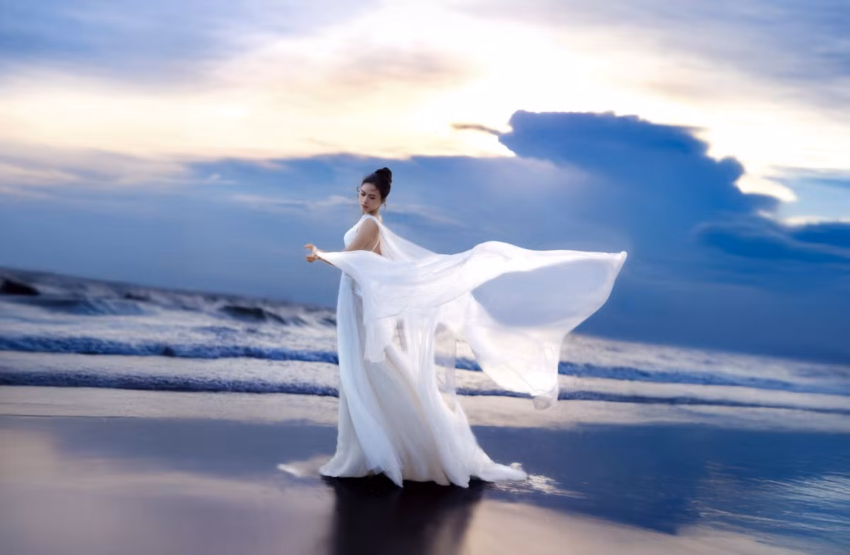 Ở tuổi U40, ngoại hình của cô vẫn duy trì sự cân đối, gọn gàng, đầy sức sống.