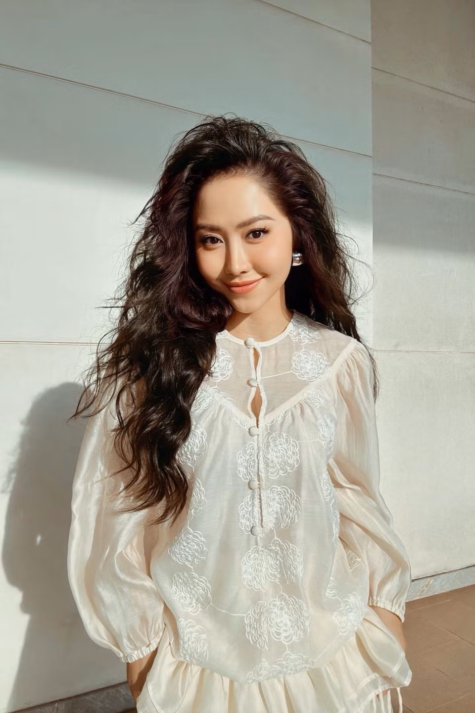 Diễn viên Tường Vi khoe nhan sắc trẻ trung. Ảnh: FB Tường Vi