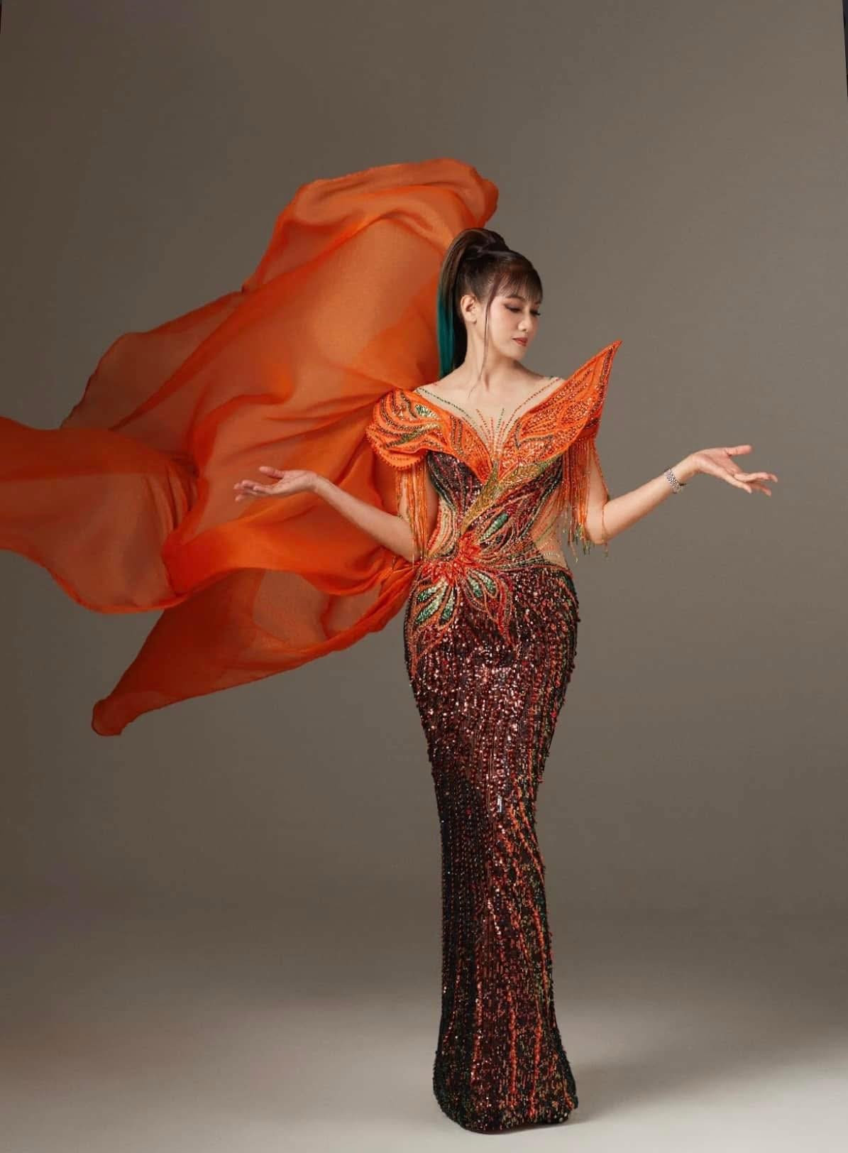 Diễn viên Hiền Mai đăng ảnh mặc đồ lộng lẫy. Ảnh: FB Hiền Mai