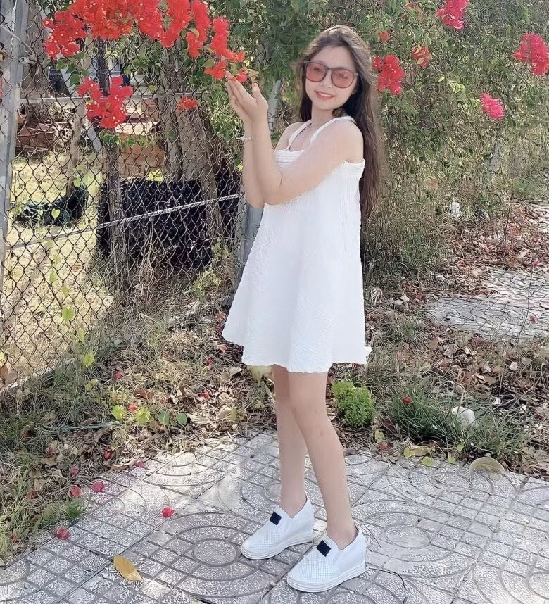 Cô bé hiện sở hữu chiều cao 1m68 – vượt trội so với bạn bè cùng lứa và được dự đoán trong tương lai có thể cao hơn cả mẹ.