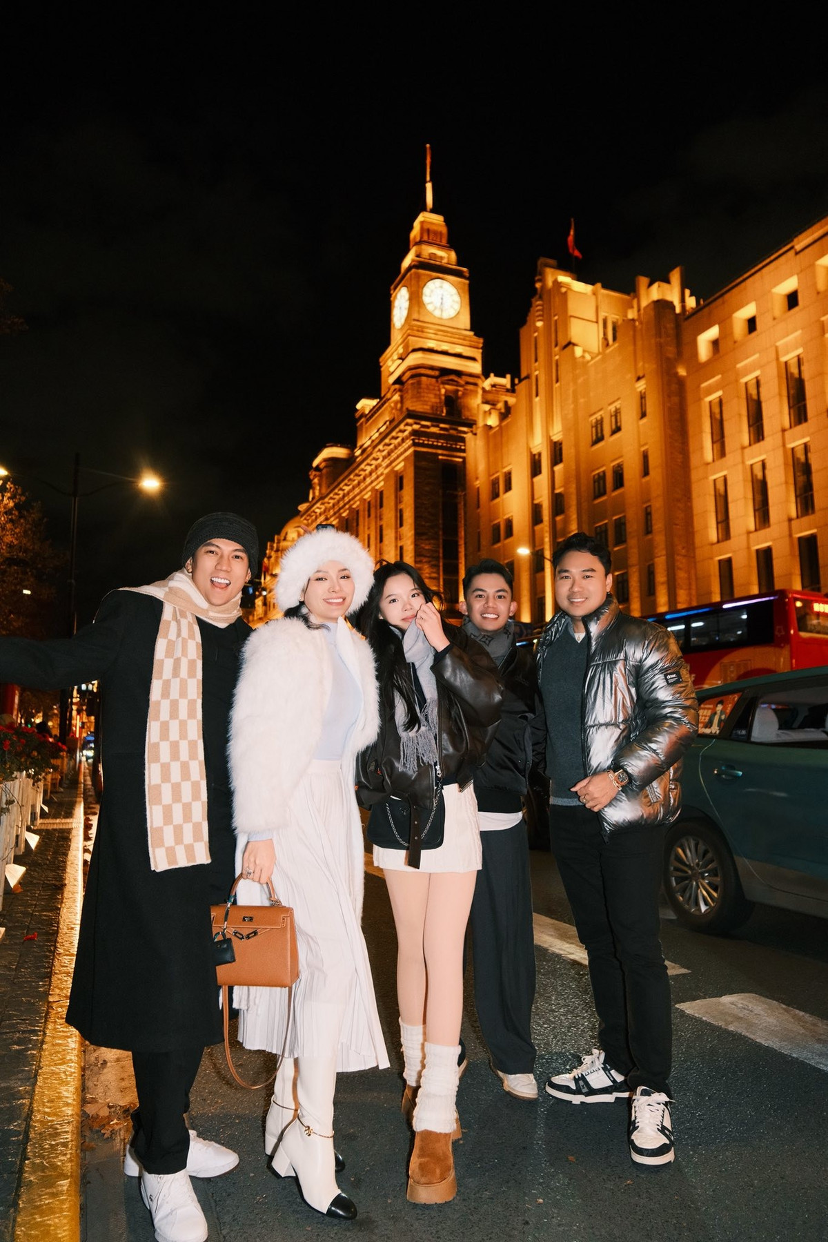 Sau nhiều năm gắn bó, Phương Trinh Jolie và Lý Bình vẫn giữ được sự nồng nàn trong từng khoảnh khắc đời thường.