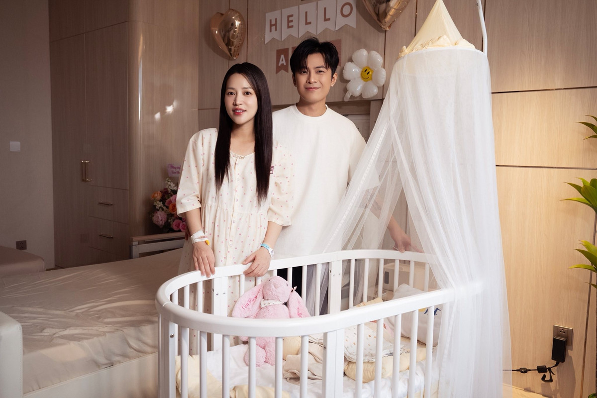 Hạnh phúc sau hai năm kết hôn của Puka và Gin Tuấn Kiệt càng thêm viên mãn khi họ chào đón con đầu lòng vào tháng 5 vừa qua. Sự xuất hiện của em bé là "trái ngọt" tuyệt vời cho chuyện tình yêu đẹp như mơ của cả hai.