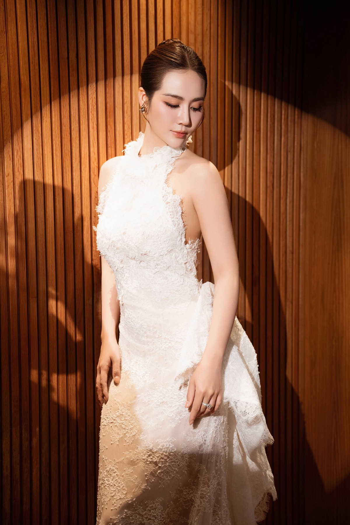 Sau "Cách em 1 milimet", Phan Minh Huyền bật chế độ nghỉ ngơi, tự thưởng cho mình những chuyến du lịch ngắn ngày để tái tạo năng lượng.