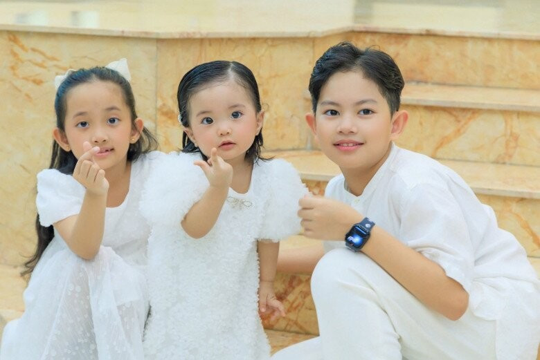 Vóc dáng cao ráo, vai rộng cùng gương mặt điển trai của Kubi khiến nhiều người không khỏi trầm trồ.