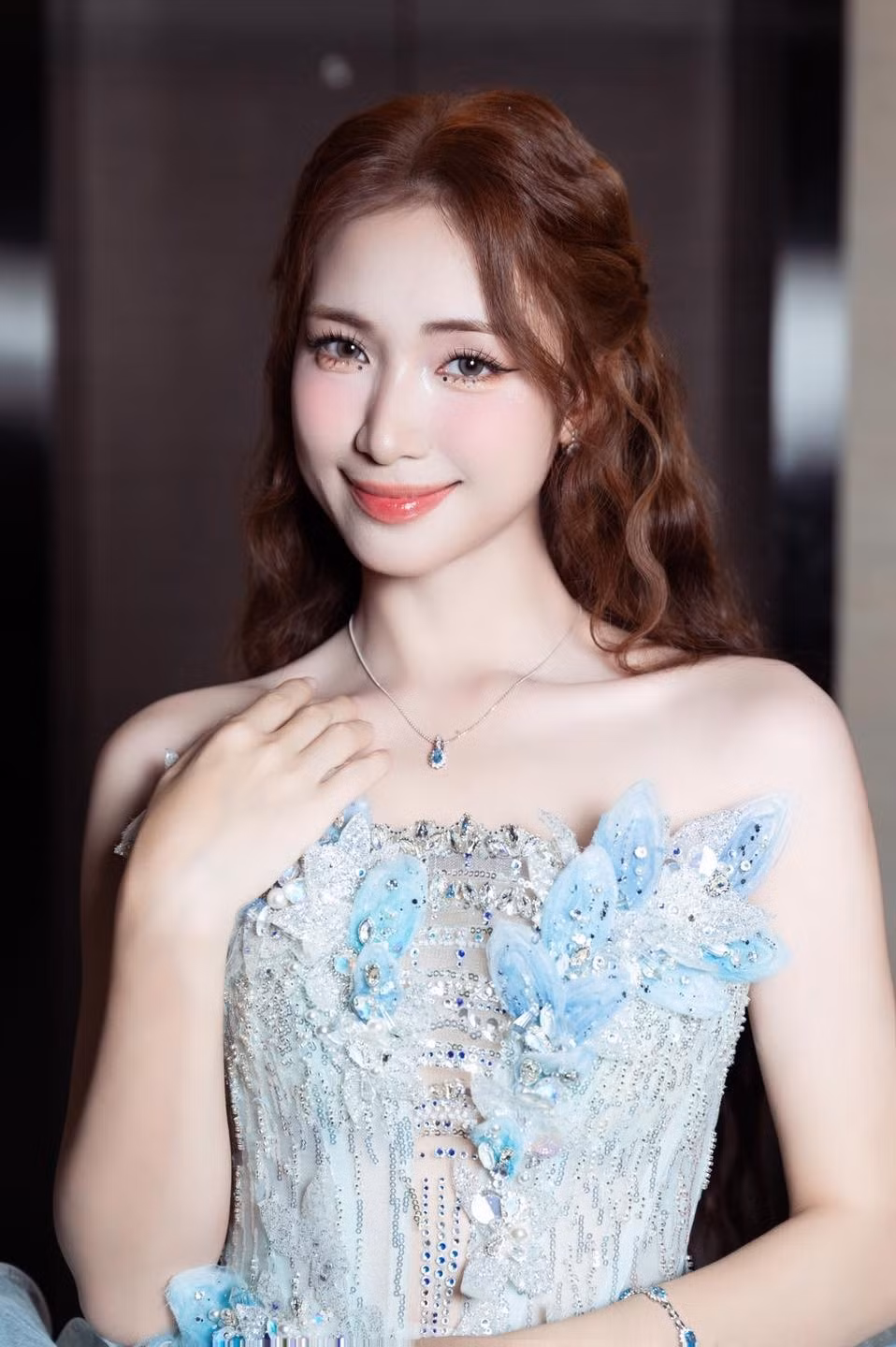 Tin tức sao Việt 11/9: Hòa Minzy hóa nàng công chúa xinh đẹp trong lần biểu diễn tại một sự kiện ở Cần Thơ. Ảnh: FB Hòa Minzy