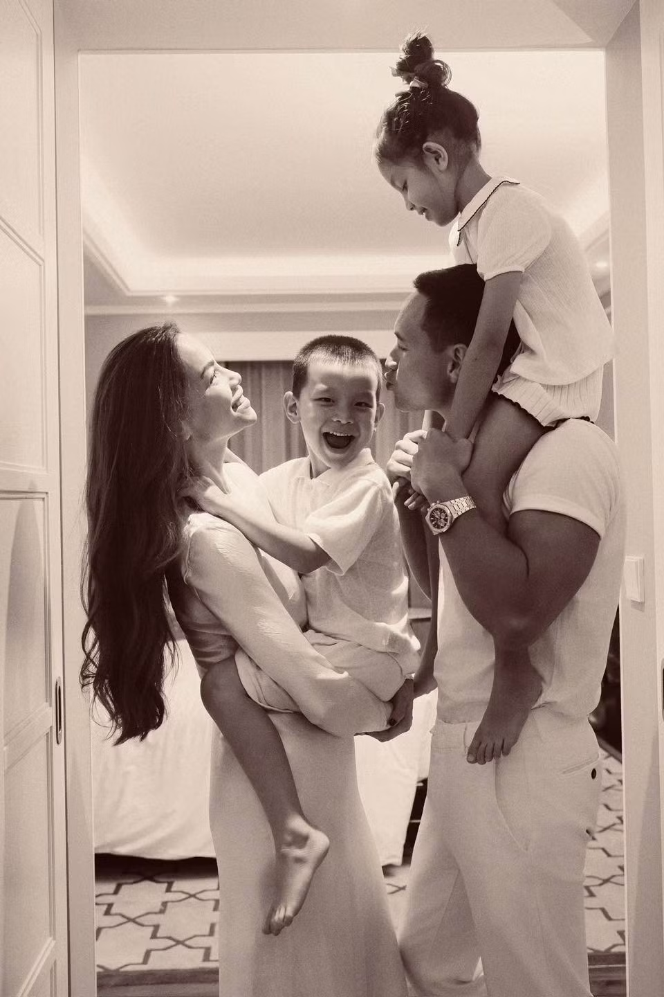 Nữ ca sĩ đang có cuộc sống viên mãn từ khi kết hôn với Kim Lý.