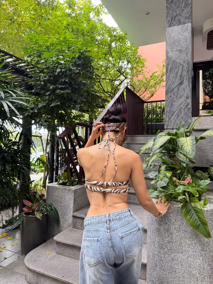 Vóc dáng chuẩn chỉnh của nữ diễn viên khiến nhiều người khó tin rằng cô vừa sinh con thứ ba cách đây không lâu. Ảnh: FB Phương Trinh Jolie