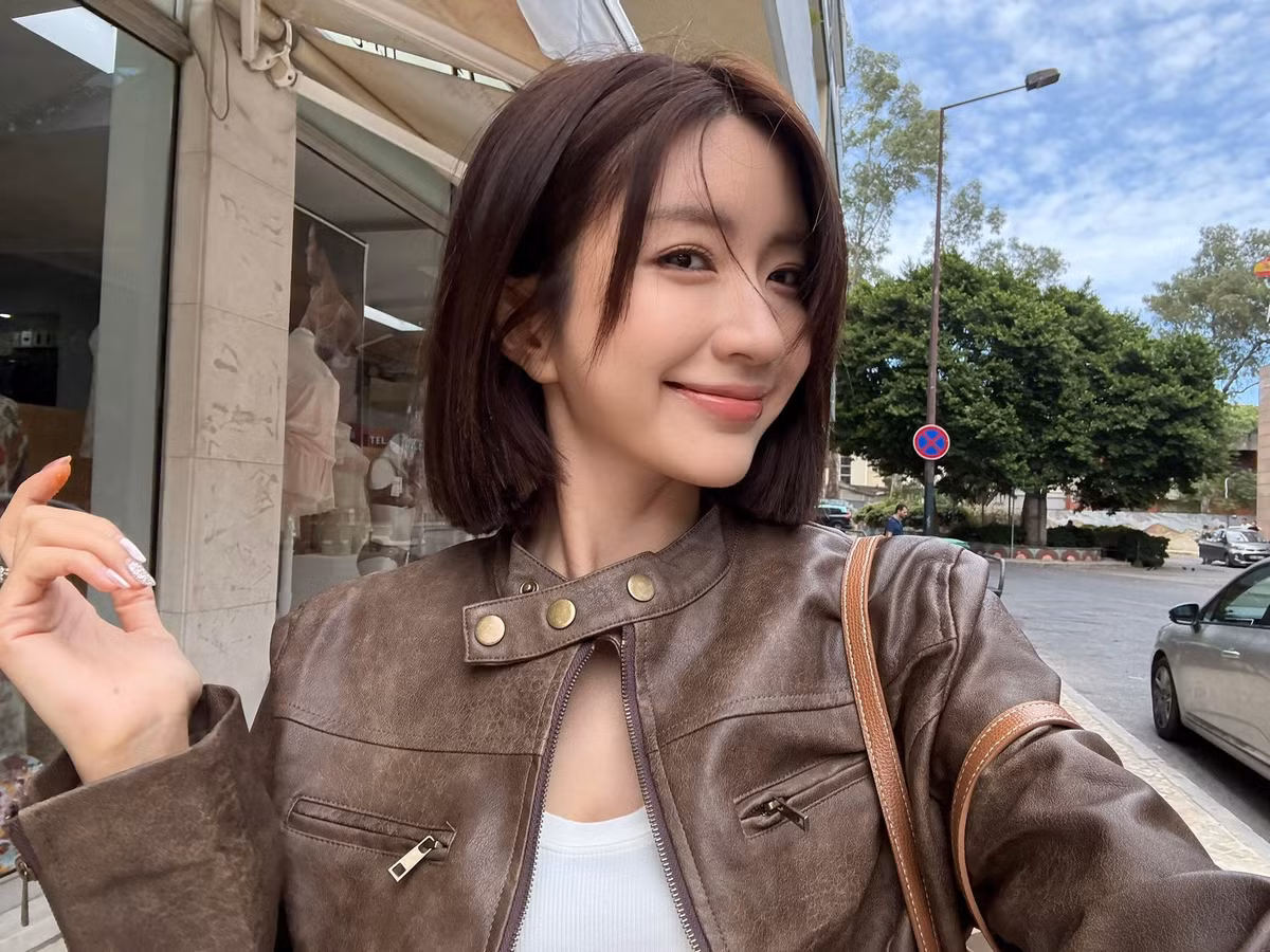 Dưới phần bình luận, nhiều khán giả dành lời khen cho sự trẻ trung, xinh đẹp và gu thời trang tinh tế của Ngọc Huyền.