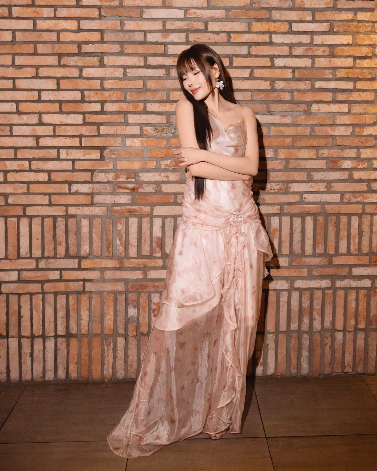 Nhiều khán giả không khỏi ngỡ ngàng khi biết nữ diễn viên đã 39 tuổi, bởi hình ảnh của cô hiện tại được so sánh với thiếu nữ tuổi 18.