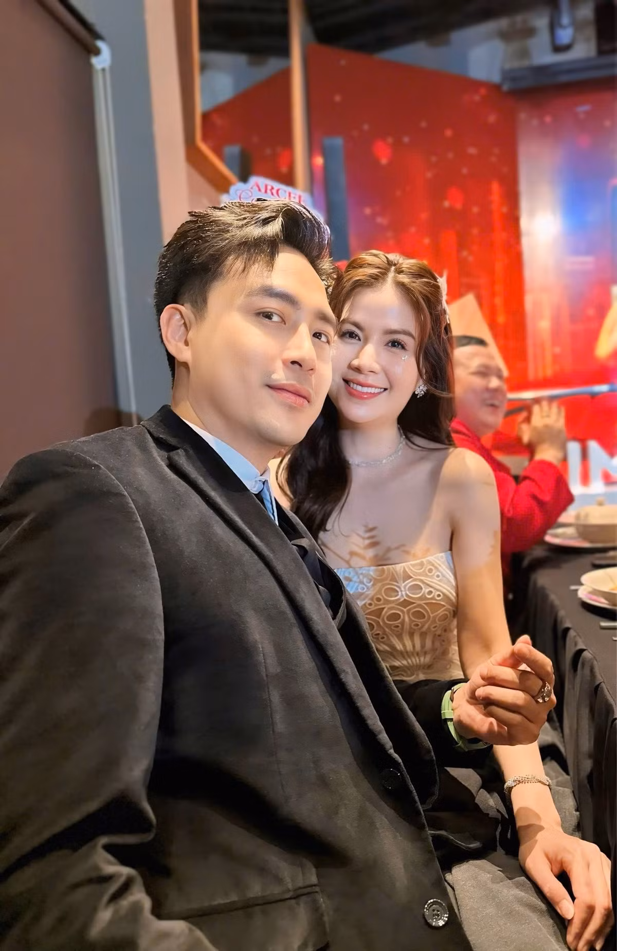 Đặc biệt, con gái Lita ra đời sau 8 năm chờ đợi của cặp đôi, khiến niềm hạnh phúc của gia đình càng trọn vẹn.